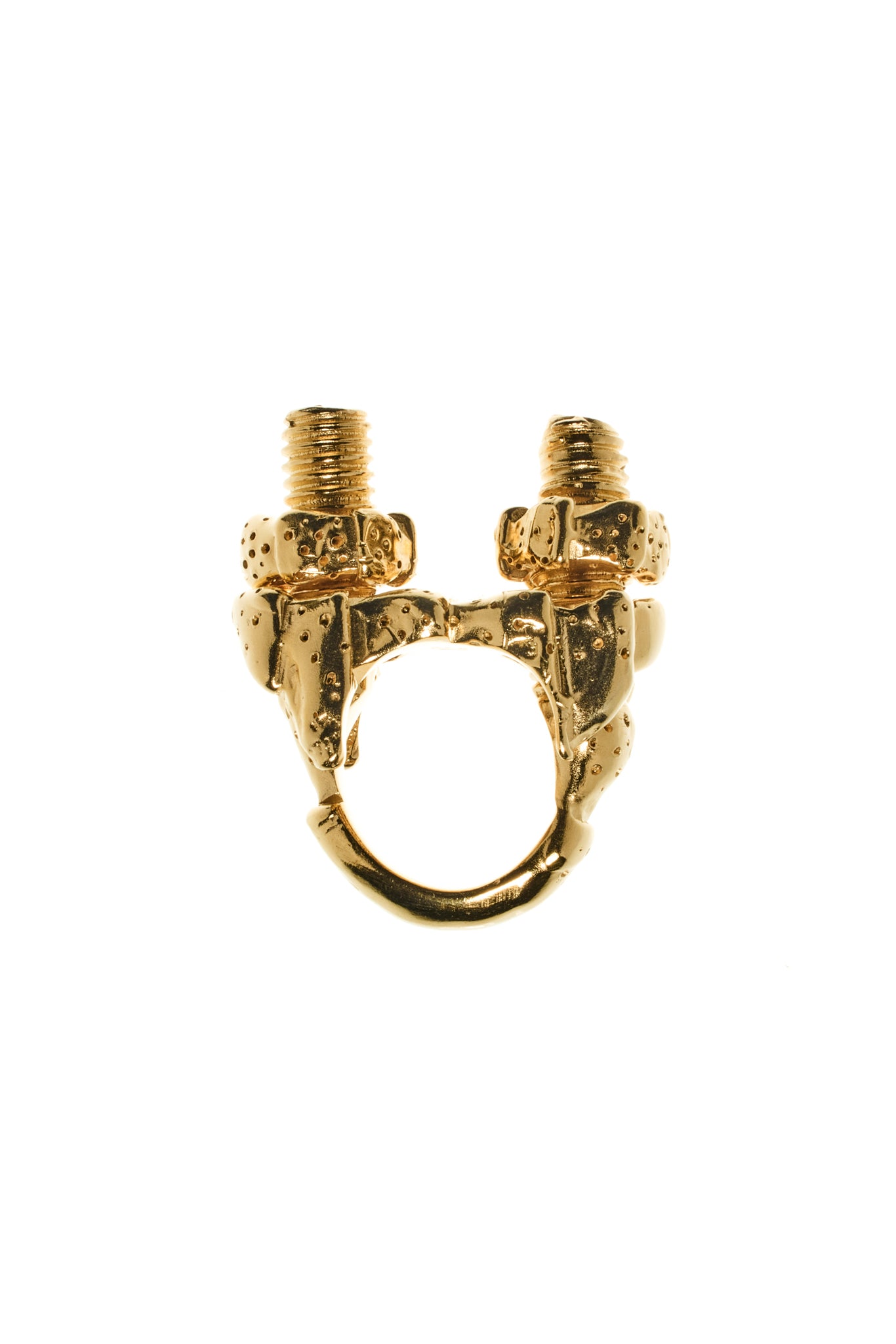 Maena Klemm Ring: robustes See-Artefakt mit texturierter, glänzender Oberfläche – gold plattiert abgebildet vor weißem Hintergrund