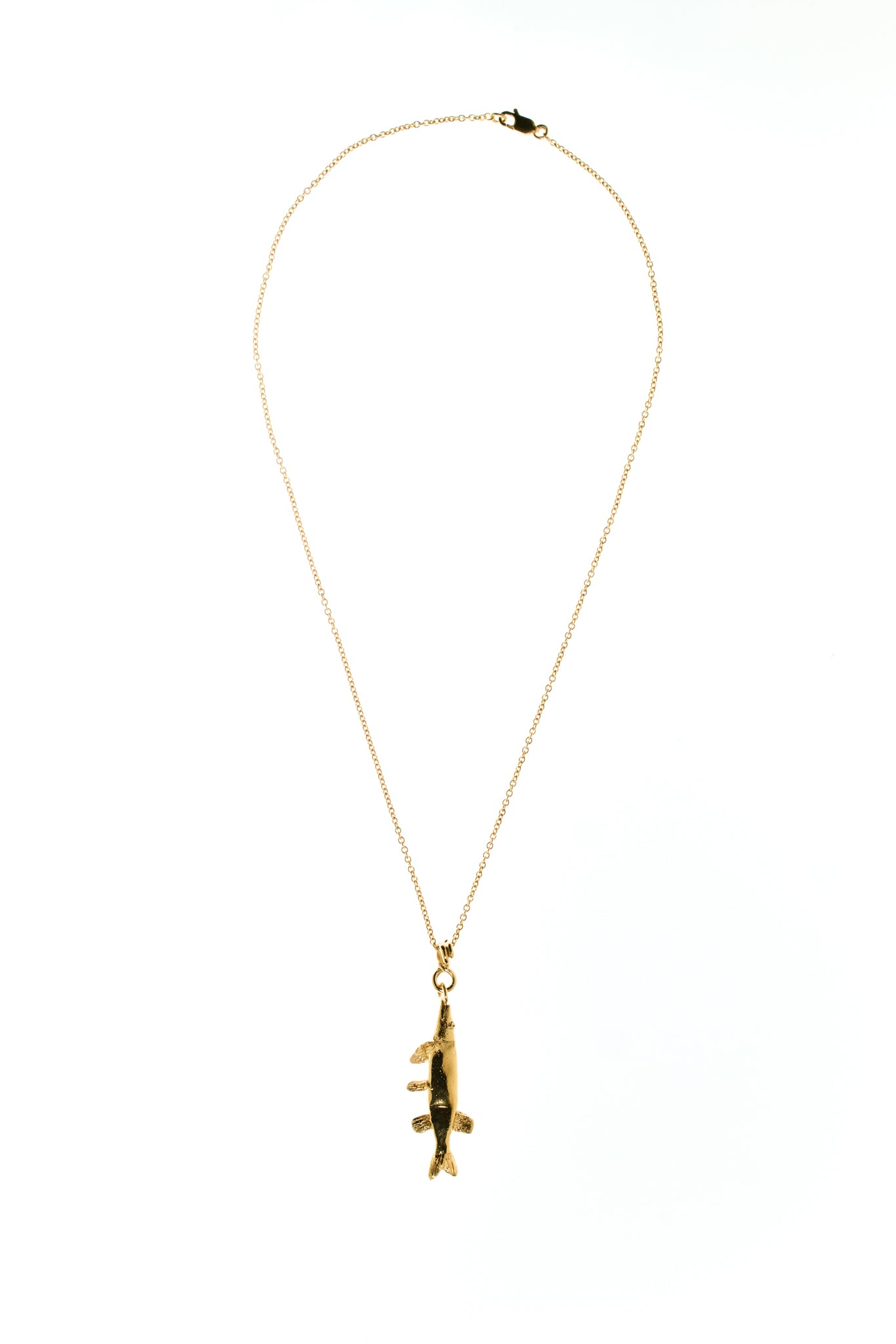 Halskette mit Sander Anhänger, 8 g, 16 x 57 x 8 mm, gold plattiert in Form eines Zanders, handmodelliert