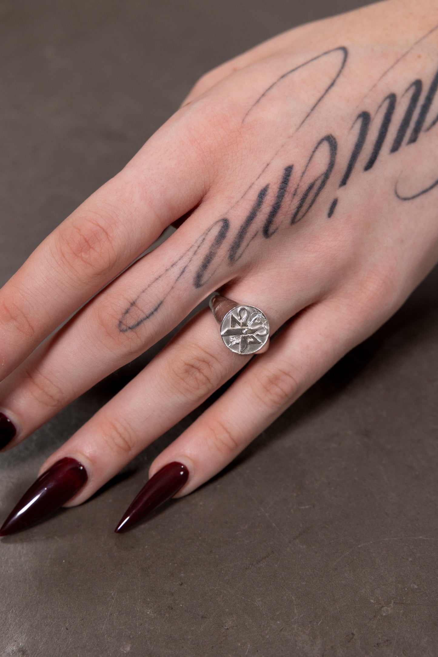 Carolin Dieler x HADERLUMP - EX LIBRIS Signet Ring