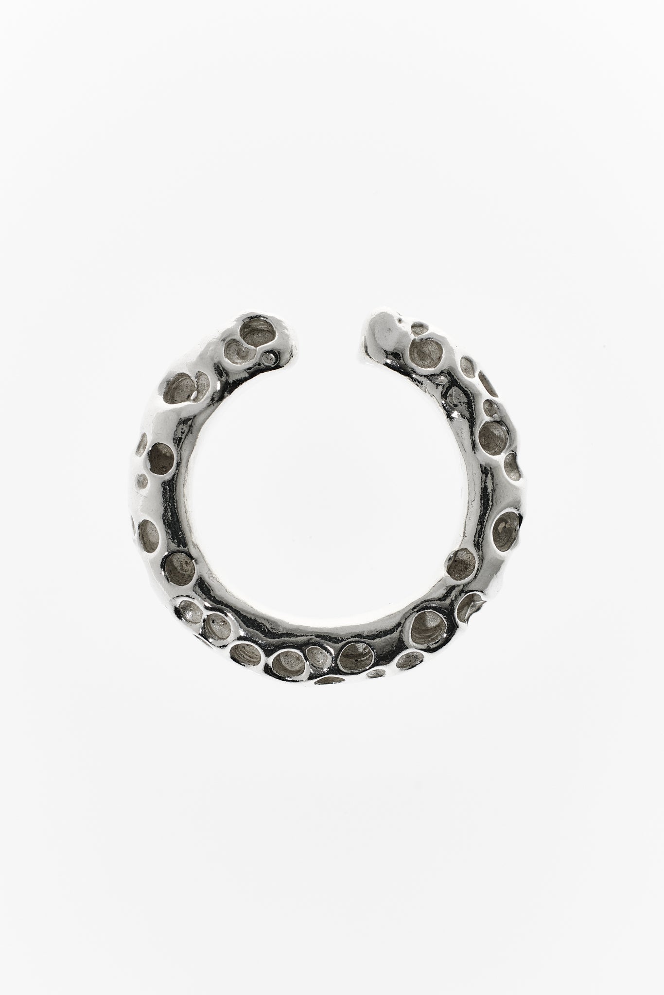 Wandering Foraminifere Ear Cuff