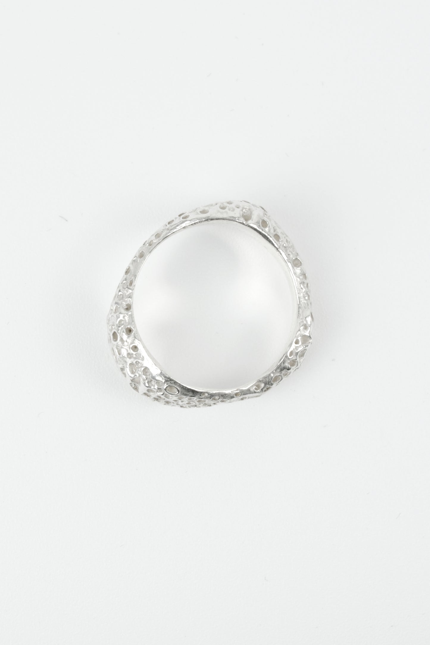 Billowed Porifera Ring