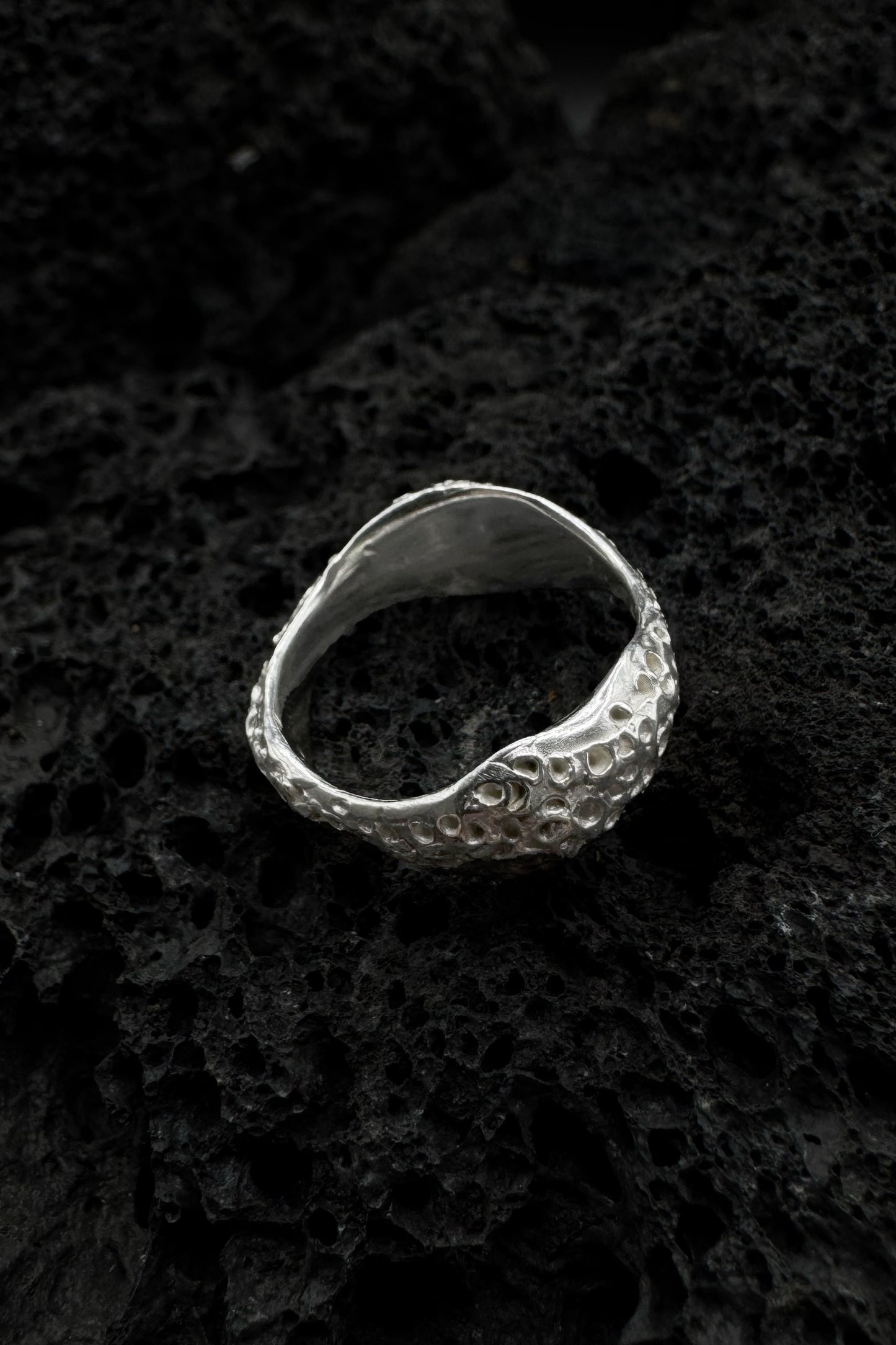 Billowed Porifera Ring