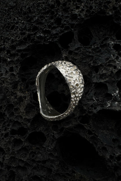 Billowed Porifera Ring