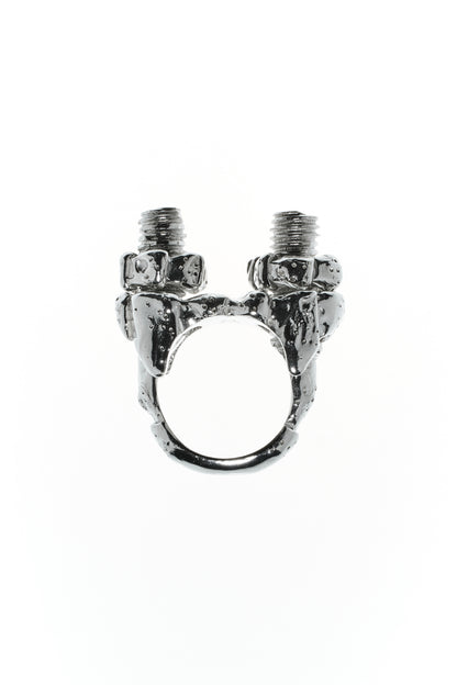 Maena Klemm Ring: robustes See-Artefakt mit texturierter, glänzender Oberfläche – Sterling Silber abgebildet vor weißem Hintergrund