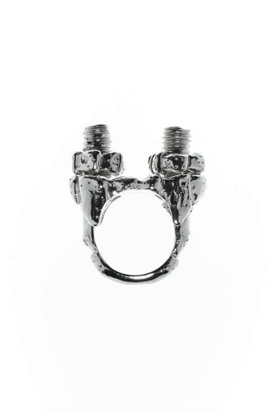 Maena Klemm Ring: robustes See-Artefakt mit texturierter, glänzender Oberfläche – Sterling Silber abgebildet vor weißem Hintergrund