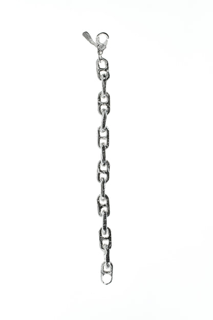 Schwere Ankerkettenglieder  – Zanderflosse gibt dem Karabiner Halt, handgefertigt aus 100% recyceltem 935er Sterling Silber.
