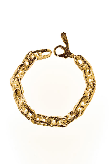 Schwere Ankerkettenglieder  – Zanderflosse gibt dem Karabiner Halt, handgefertigt aus 100% recyceltem 935er Sterling Silber und mit 18kt Gold plattiert