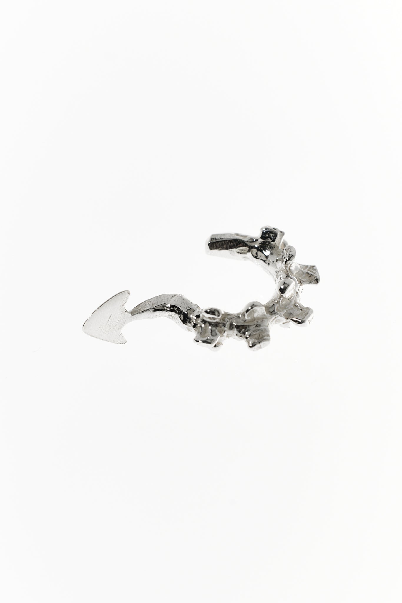 Vertebralis Ear Cuff